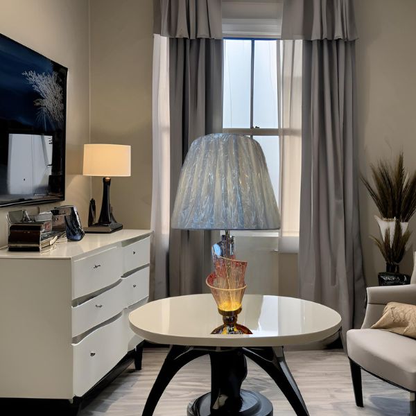 Classic Bedside Table Lamp